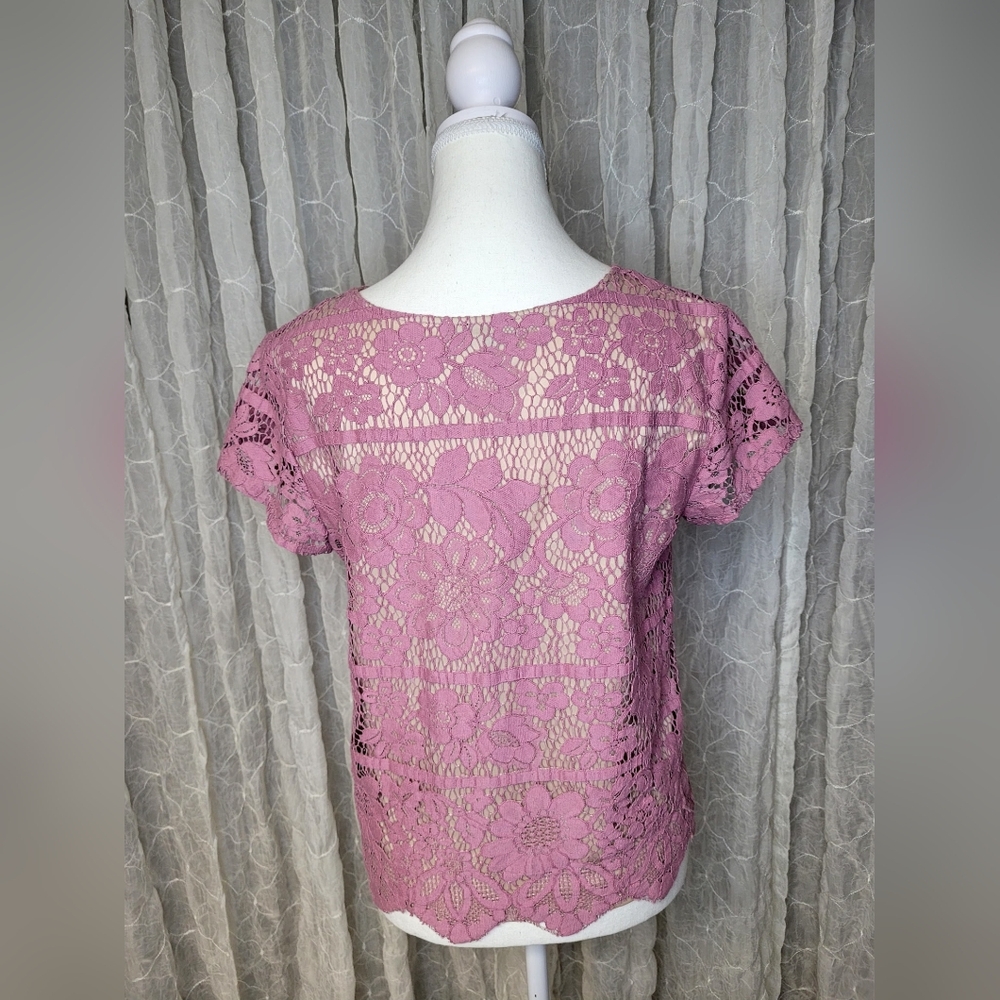Express Pink Mauve Floral Lace Cutout Scalloped Blouse Feminine M - Picture 4 of 6